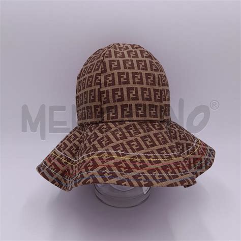 Cappello donna Fendi in saldo 2023